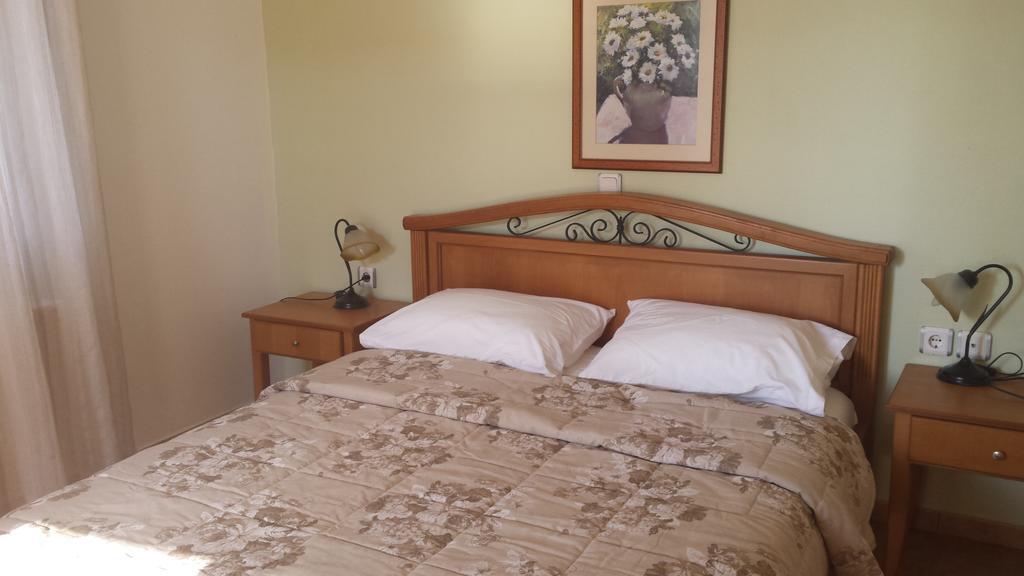 Sirines Apartments 팔레카스트론 객실 사진